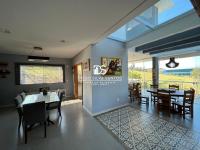 Linda Casa em Condomínio