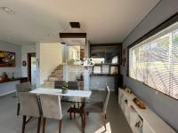 Linda Casa em Condomínio