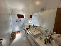 Linda Casa em Condomínio