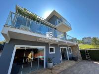Linda Casa em Condomínio