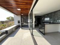 AUTO PADRÃO COM LINDA VISTA