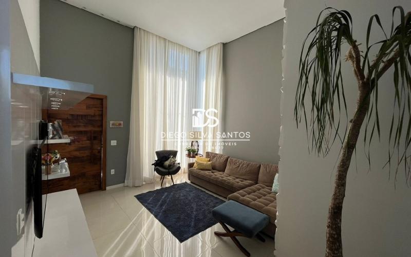 Linda Casa em Condomínio