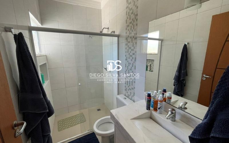 Linda Casa em Condomínio