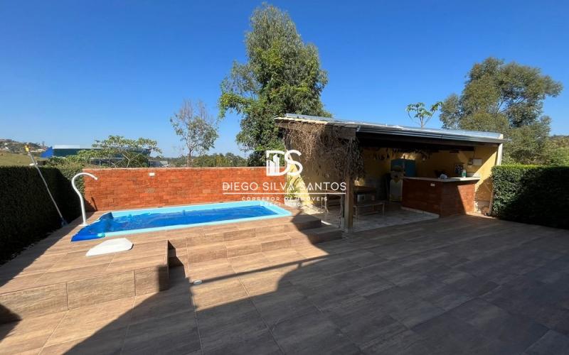 Linda Casa em Condomínio