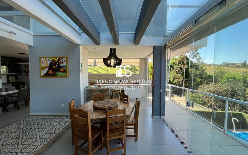 Linda Casa em Condomínio